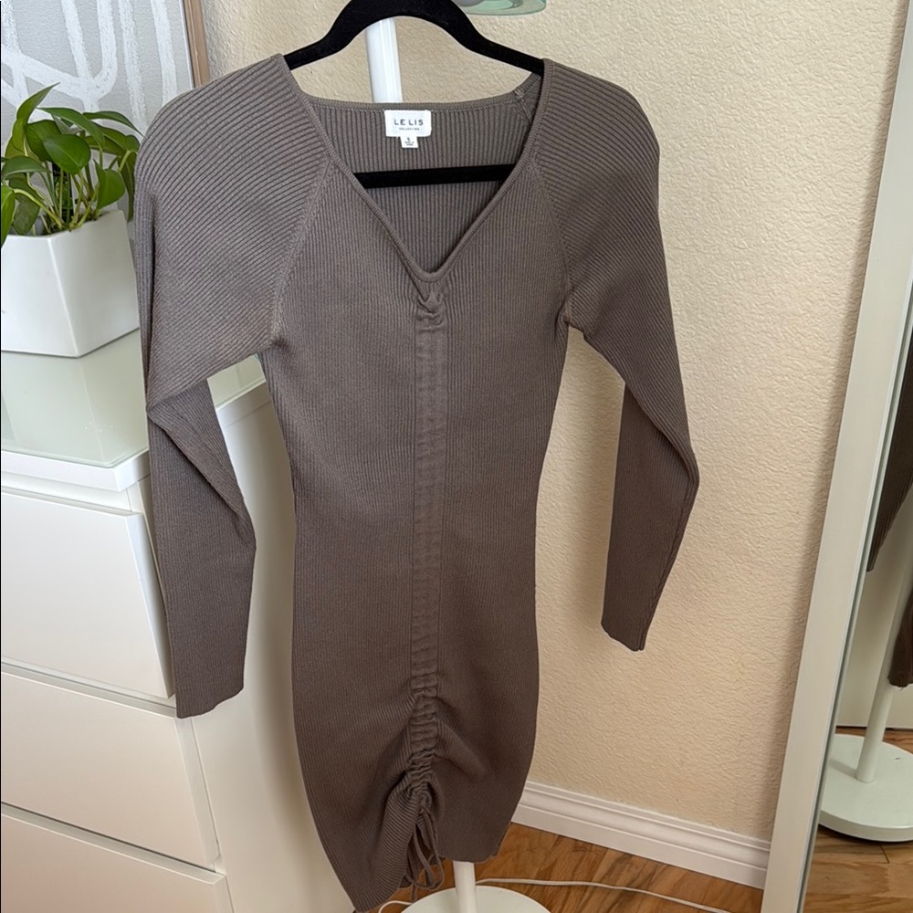Le Lis Tan Bodycon Dress with V-Neck and Ruched Details